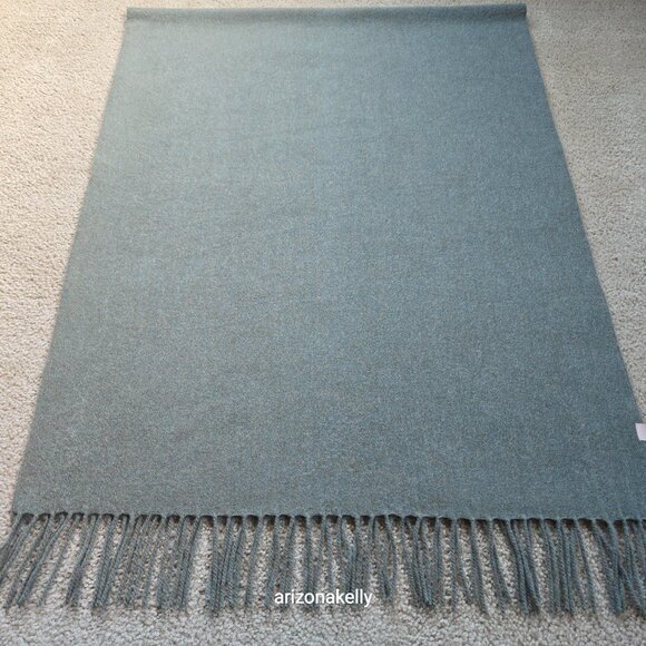 NWOT Insis Wool Scarf Oversized Sage Green - Picture 10 of 15